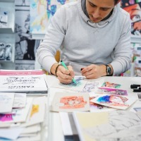 Künstler in der New Artist Alley auf der Manga-Comic-Con 2024 Künstler in der New Artist Alley auf der Manga-Comic-Con 2024