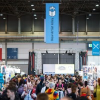 viele Besucher:innen in der New Artist Alley auf der Manga-Comic-Con 2025 viele Besucher:innen in der New Artist Alley auf der Manga-Comic-Con 2025