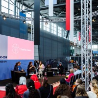 Tancho Award Ankündigung auf der Manga-Comic-Con 2025 in einem Panel mit 4 Teilnehmer:innen im Comicforum Schwarzes Sofa Tancho Award Ankündigung auf der Manga-Comic-Con 2025 in einem Panel mit 4 Teilnehmer:innen im Comicforum Schwarzes Sofa